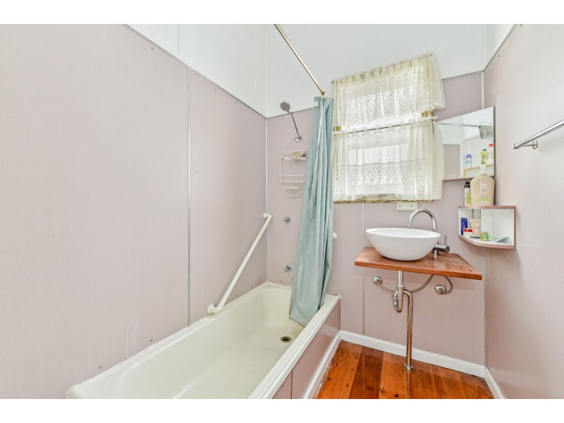 36 Earl Street, Greenslopes QLD 4120