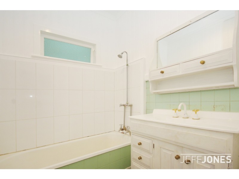 71 Henry Street, Greenslopes QLD 4120