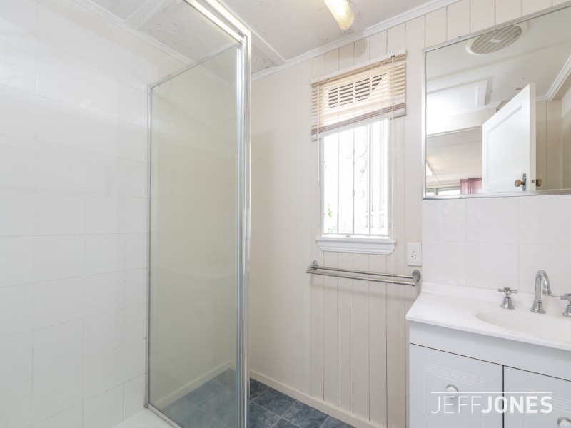 27 Pelham Street, Coorparoo QLD 4151