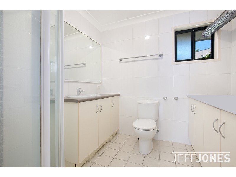 2/146 Pembroke Road, Coorparoo QLD 4151
