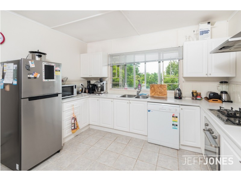 16 Orwell Street, Camp Hill QLD 4152