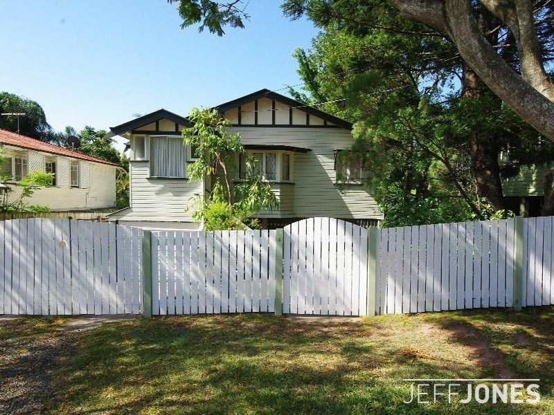 4 Annie Street, Camp Hill QLD 4152