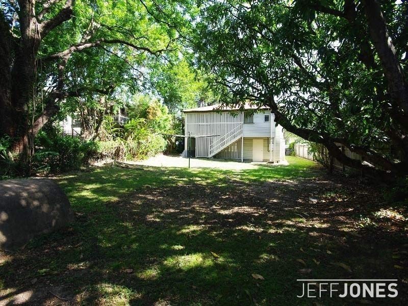 4 Annie Street, Camp Hill QLD 4152