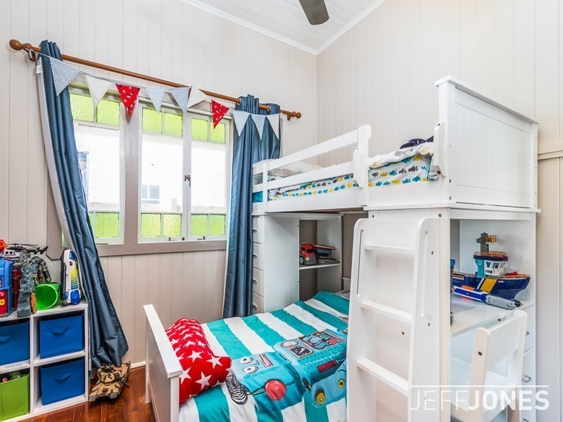 24 Brown Street, Camp Hill QLD 4152