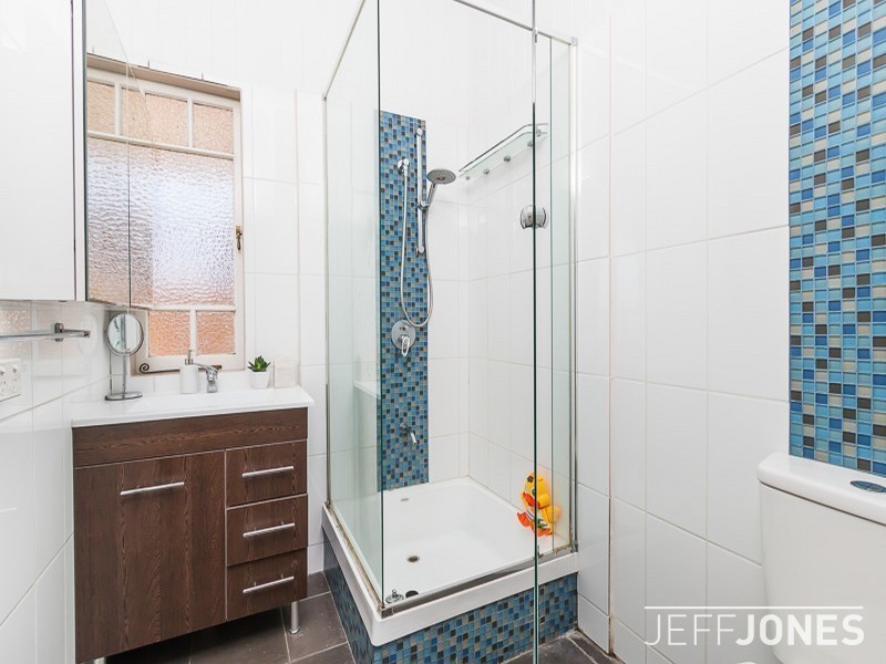 24 Brown Street, Camp Hill QLD 4152