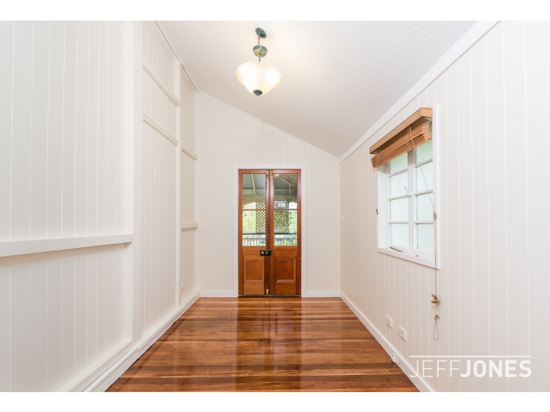 35 Thackeray Street, Norman Park QLD 4170