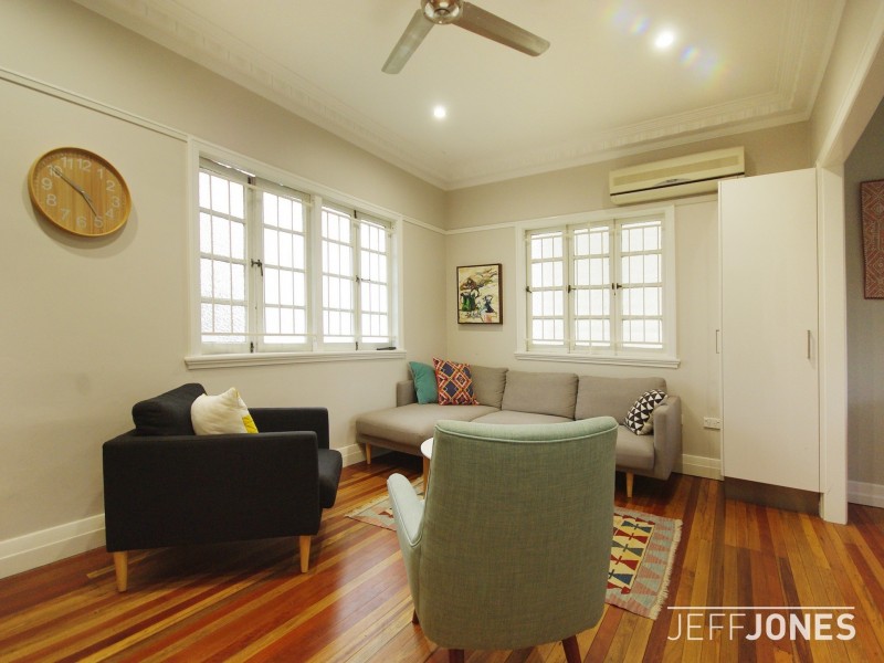 43 Stimpson Street, Fairfield QLD 4103