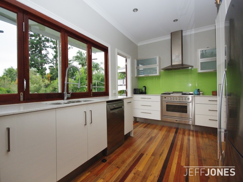 43 Stimpson Street, Fairfield QLD 4103