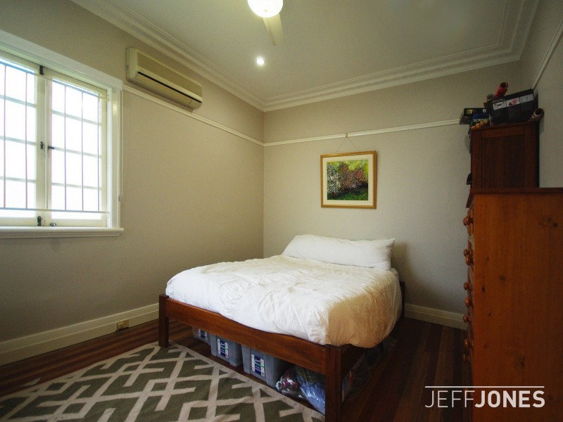 43 Stimpson Street, Fairfield QLD 4103