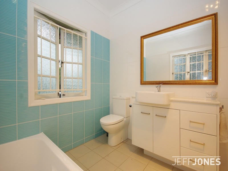 43 Stimpson Street, Fairfield QLD 4103