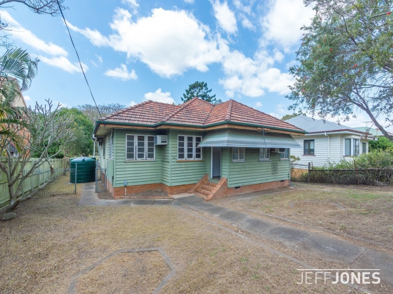 94 Earl Street, Greenslopes QLD 4120