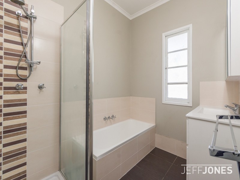 94 Earl Street, Greenslopes QLD 4120