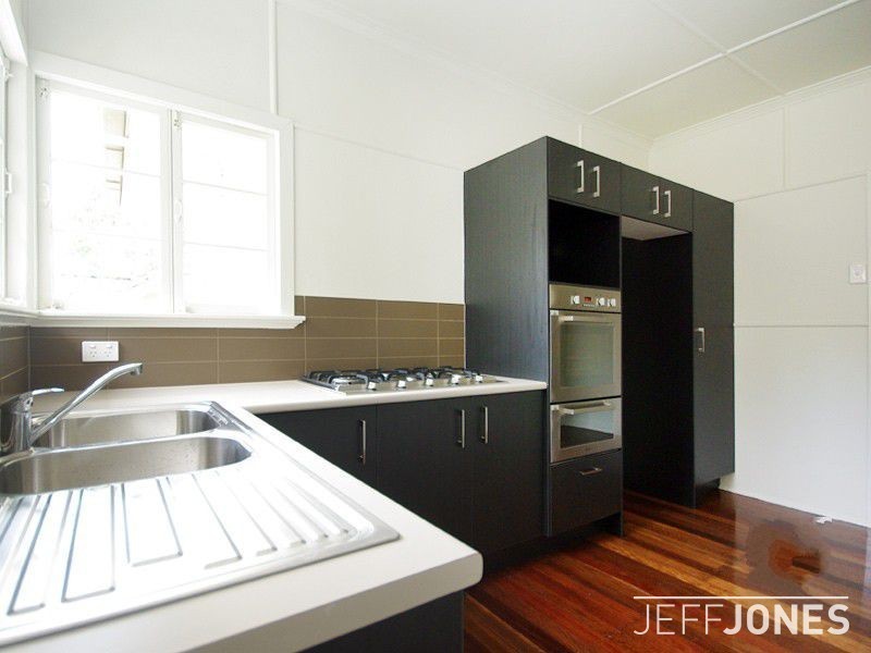 26 Frederick Street, Annerley QLD 4103