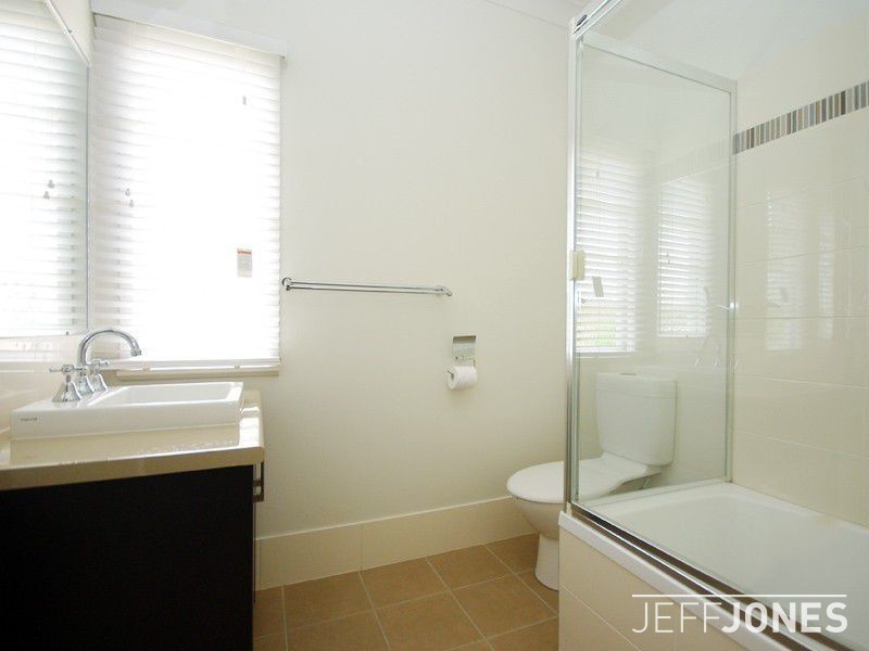 26 Frederick Street, Annerley QLD 4103