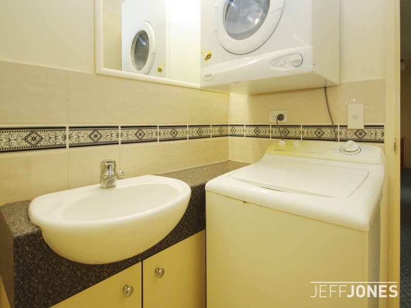 B3/52 Baron Street, Greenslopes QLD 4120