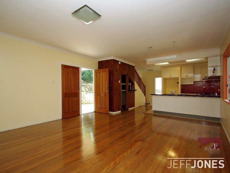 86 Nicholson Street, Greenslopes QLD 4120