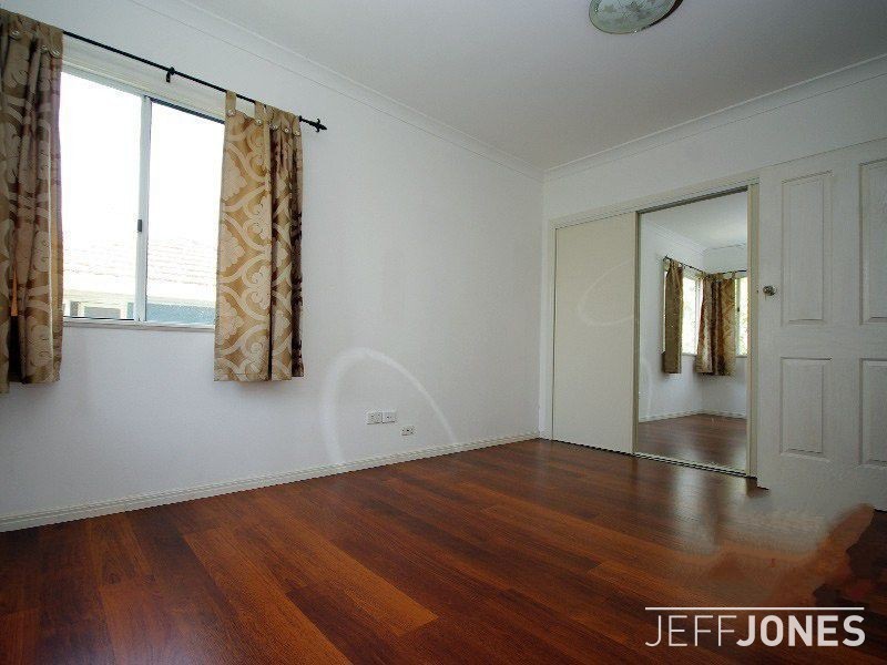 86 Nicholson Street, Greenslopes QLD 4120