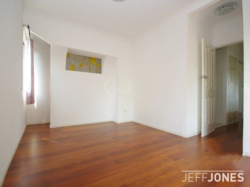 86 Nicholson Street, Greenslopes QLD 4120