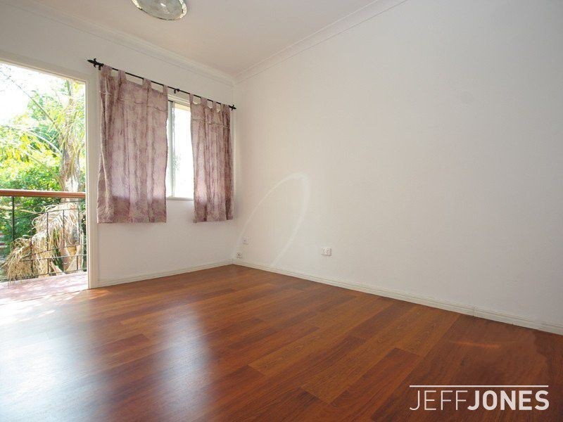 86 Nicholson Street, Greenslopes QLD 4120