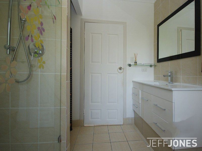 86 Nicholson Street, Greenslopes QLD 4120