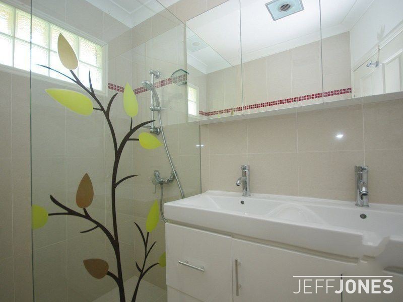 86 Nicholson Street, Greenslopes QLD 4120