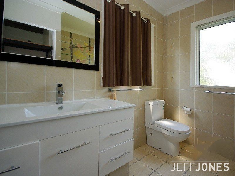 86 Nicholson Street, Greenslopes QLD 4120