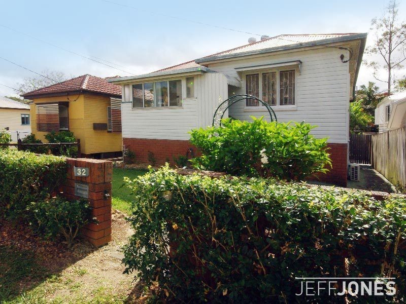 32 Nelson Street, Coorparoo QLD 4151