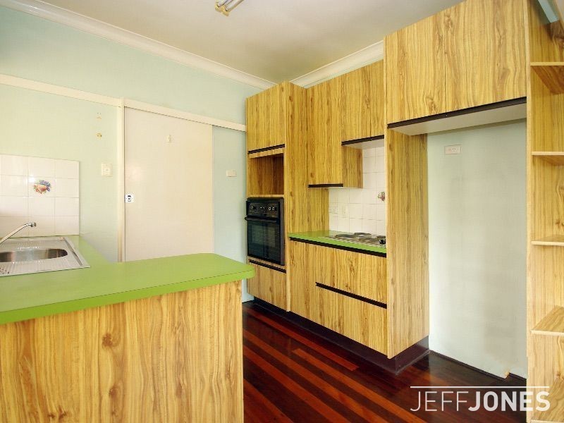 32 Nelson Street, Coorparoo QLD 4151