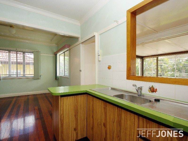 32 Nelson Street, Coorparoo QLD 4151