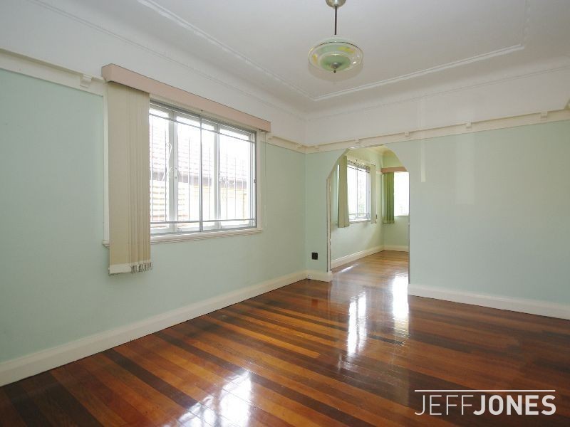 32 Nelson Street, Coorparoo QLD 4151