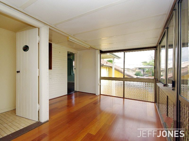 32 Nelson Street, Coorparoo QLD 4151