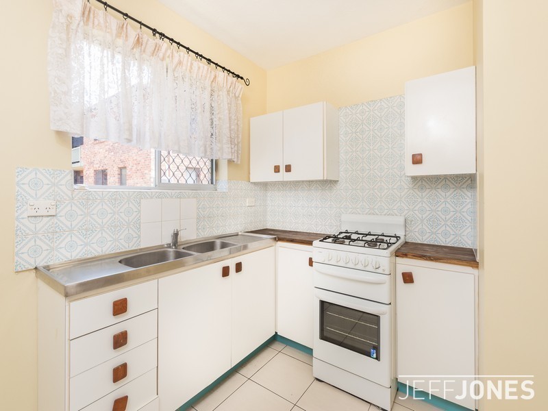 2/111 Park Road, Yeronga QLD 4104