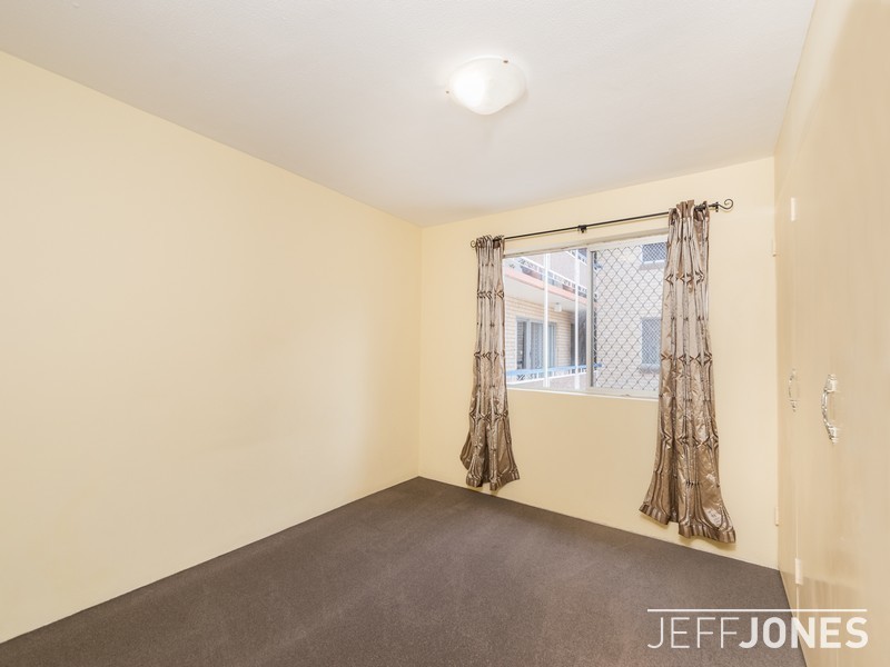 2/111 Park Road, Yeronga QLD 4104