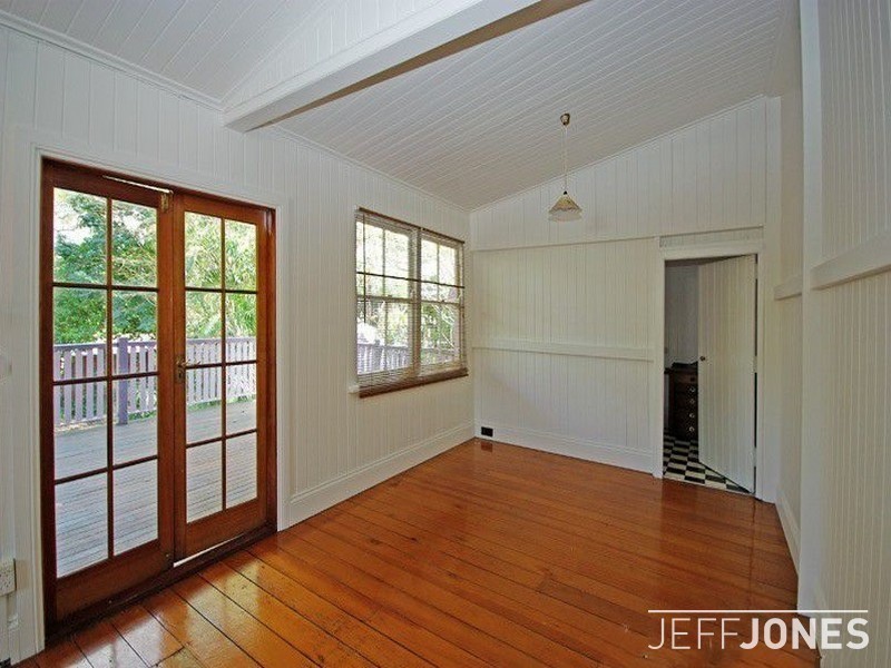 1 Sword Street, Woolloongabba QLD 4102