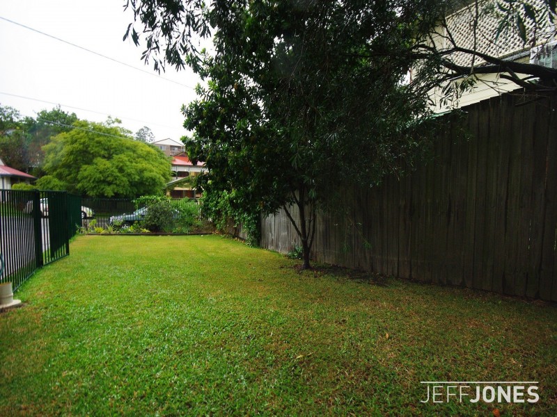18 Beanga Street, Greenslopes QLD 4120