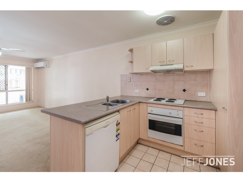 8/17 Hubert Street, Woolloongabba QLD 4102