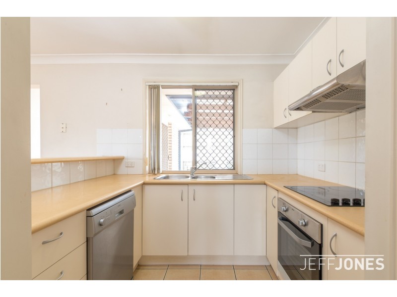 8 Appleton Street, Carindale QLD 4152