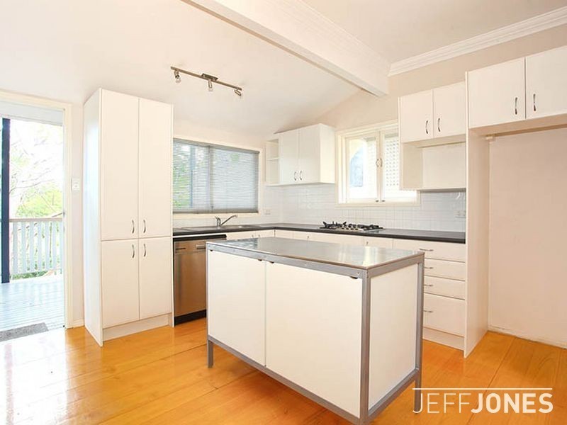 37 Combles Road, Camp Hill QLD 4152