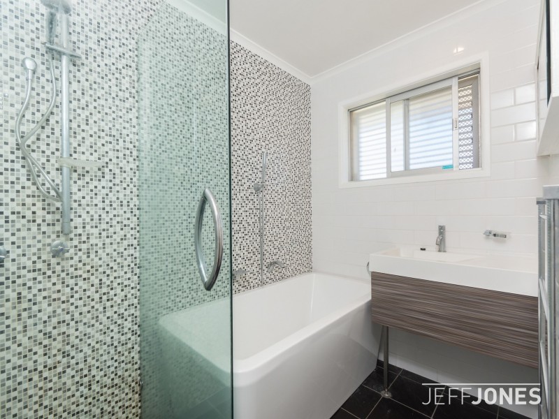 76 Curwen Terrace, Chermside QLD 4032