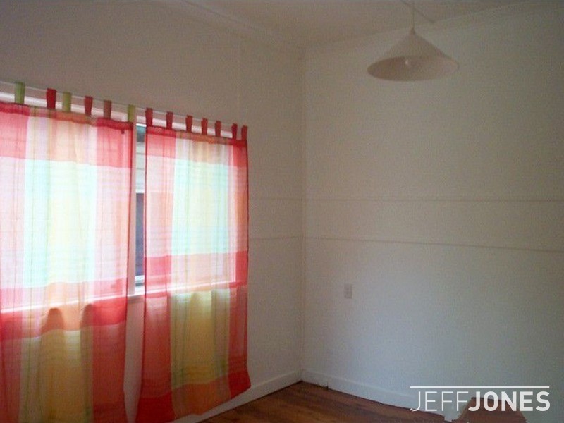 30 Ernest Street, Greenslopes QLD 4120