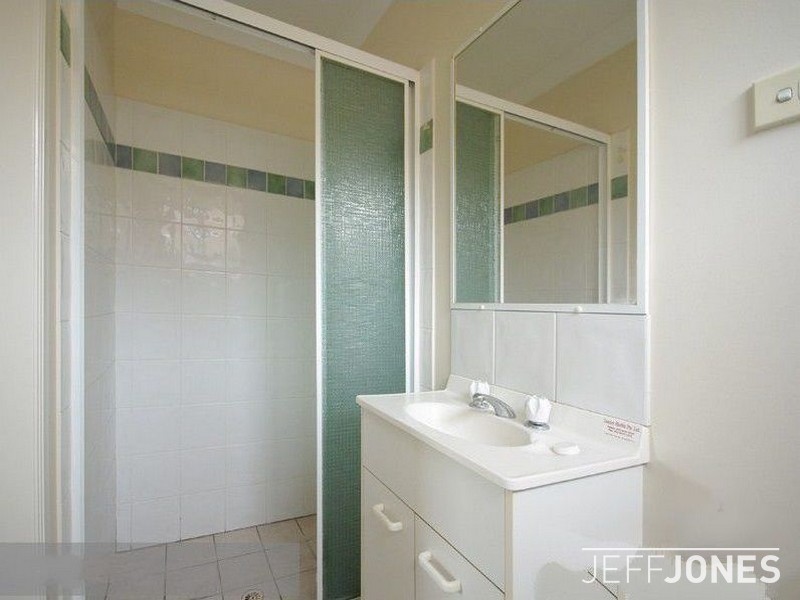 1/23 Cleveland Street, Greenslopes QLD 4120