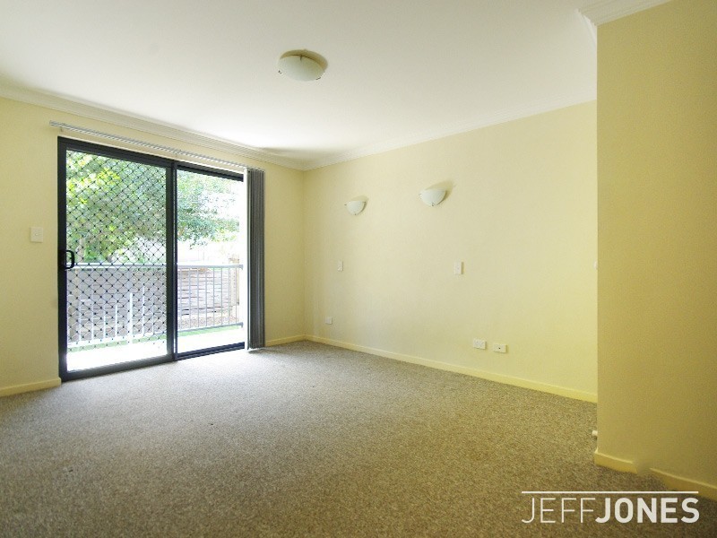 2/57 Sandford Street, St Lucia QLD 4067