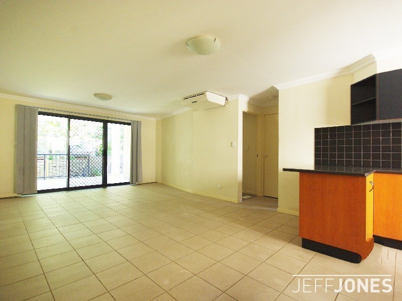 2/57 Sandford Street, St Lucia QLD 4067