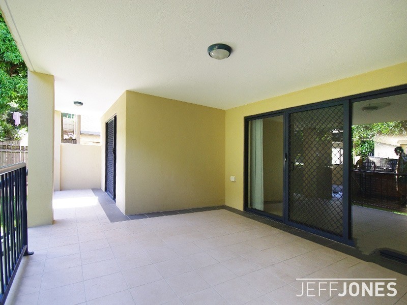 2/57 Sandford Street, St Lucia QLD 4067