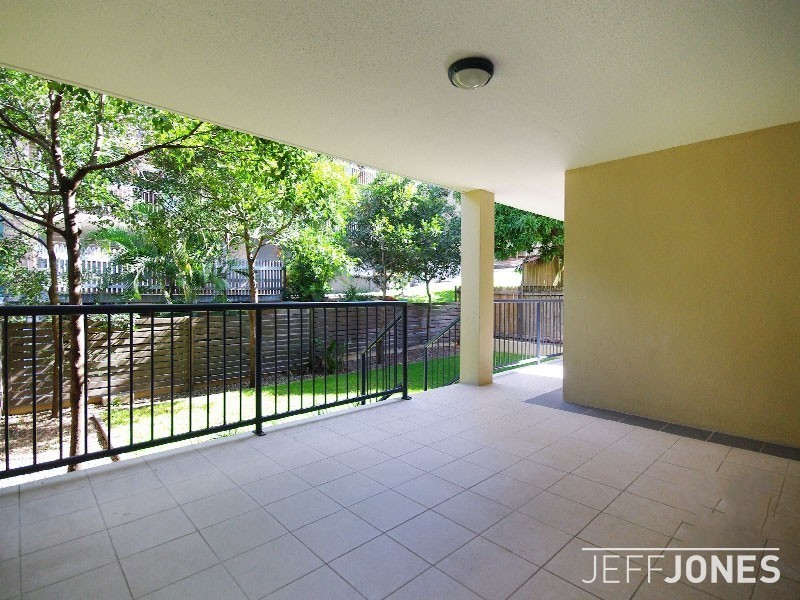 2/57 Sandford Street, St Lucia QLD 4067