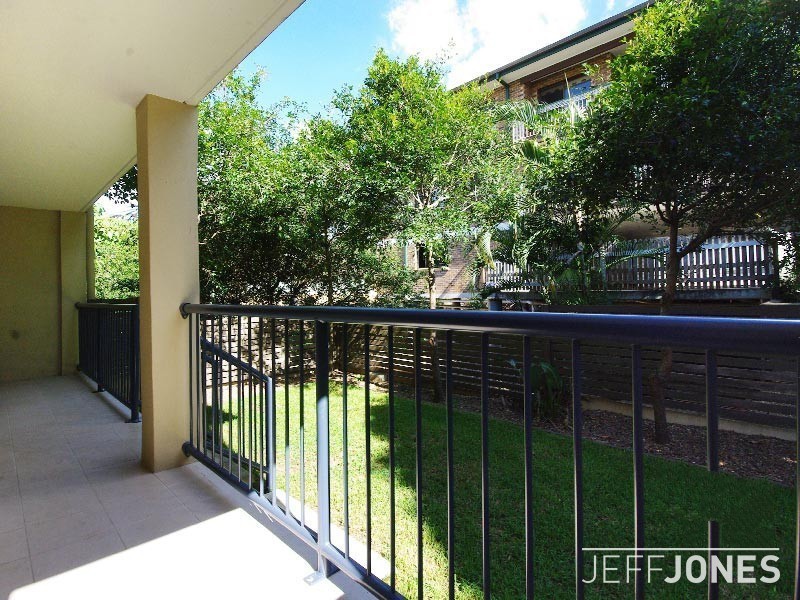 2/57 Sandford Street, St Lucia QLD 4067