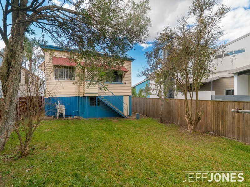 4 Nelson Street, Dutton Park QLD 4102