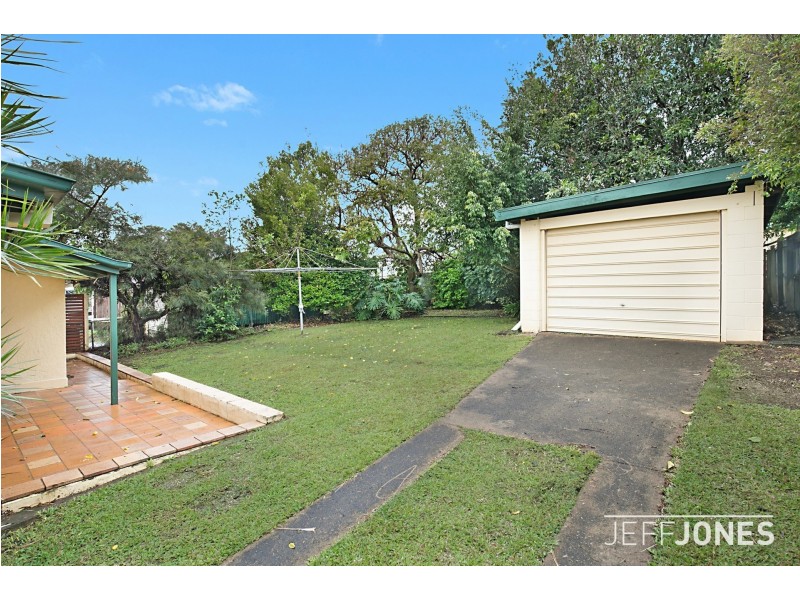 39 Sapphire Street, Holland Park QLD 4121