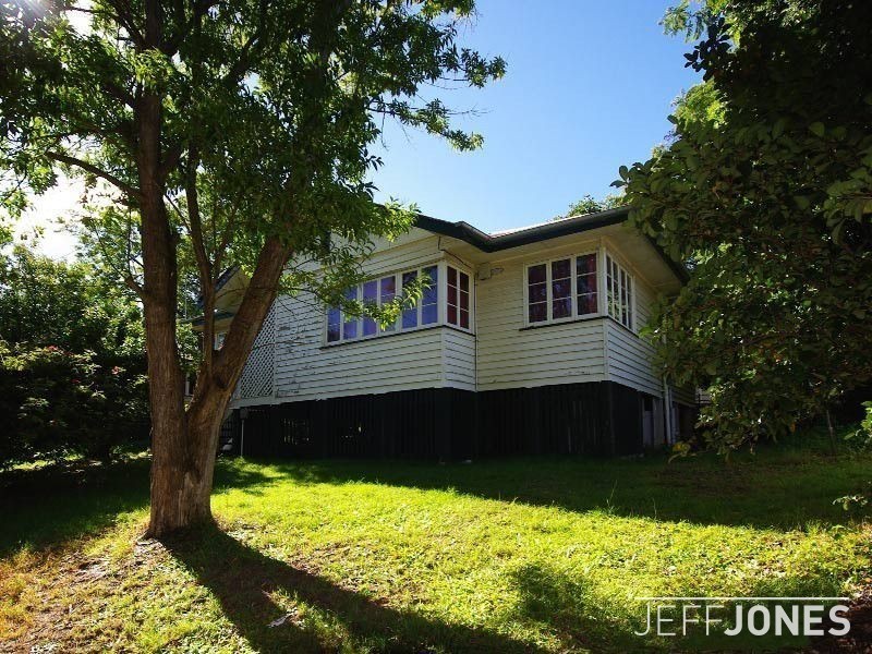 92 Layard Street, Holland Park QLD 4121
