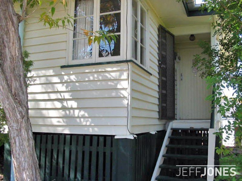 92 Layard Street, Holland Park QLD 4121